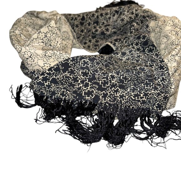 Silk Dbl faced black white reversible fringe trim intricate print scarf - Picture 3 of 6